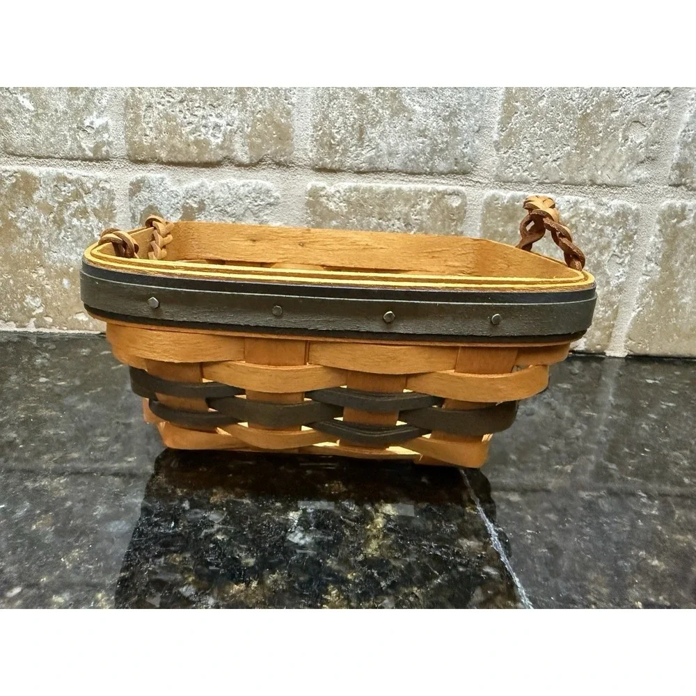 Longaberger Collectors Club 2000 Edition Renewal Basket NEW Plastic Fabric Liner